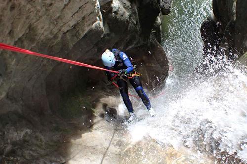 Annecy canyoning cascade canyon Angon sportief Odyssée Canyon