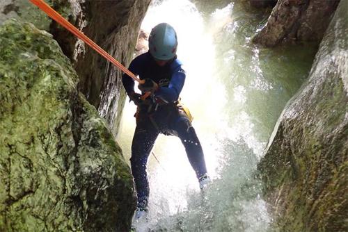 Canyoning abseiling Odyssée Canyon