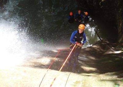 Descente en rappel canyon Angon