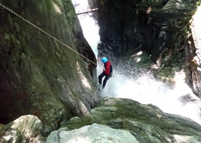Descente en rappel dans le canyon de Bénétant en Savoie Tarentaise